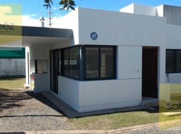 Casa · 74m² · 4 Ambientes · 1 Cochera · Casa - Lomas Sur