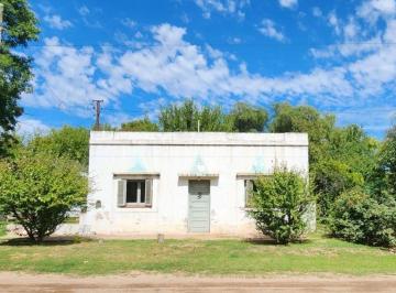 Casa de 4 ambientes, Veinticinco de Mayo · Casa a Refaccionar en Venta en Gobernador Ugarte.