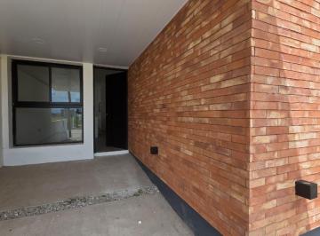 Casa · 75m² · 3 Ambientes · 1 Cochera · Venta Dúplex 2 Dorm | Pampas de Manantiales, Frente a La Guardia | Posesión Ago '26