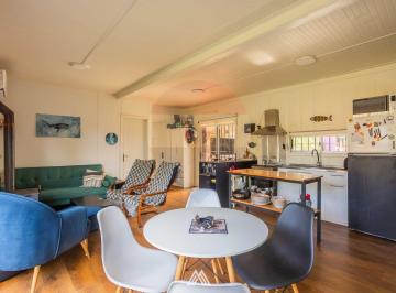 Casa · 90m² · 4 Ambientes · 1 Cochera · Venta Dos Casas con Piscina en Guazuvira