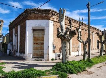 Casa de 6 ambientes, Veinticinco de Mayo · Amplia Casa y Local a Refaccionar en Venta en 25 de Mayo
