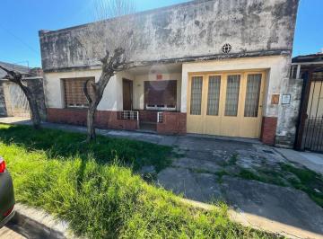 Casa · 150m² · 3 Ambientes · 1 Cochera · Casa en Venta, Isidro Casanova