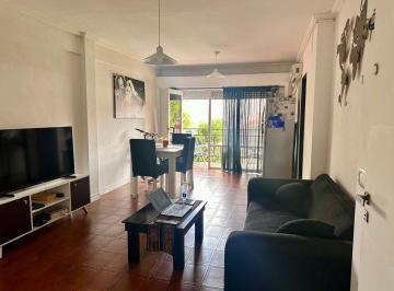 Departamento · 64m² · 3 Ambientes · 1 Cochera · Adrogué Centro: 3 Ambs. 72 m², 3 Balcones, Cochera