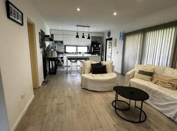 Casa · 170m² · 5 Ambientes · 2 Cocheras · Casa en Venta - 4 Dorm. 2 Baños - Pilar