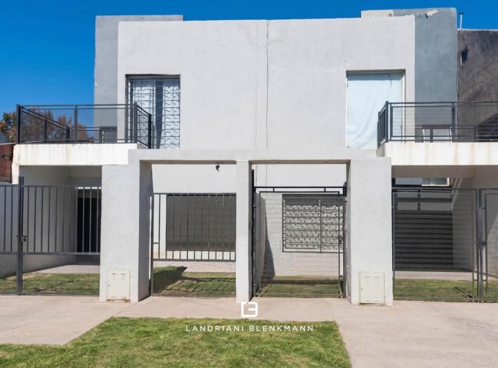 PH · 201m² · 4 Ambientes · 1 Cochera