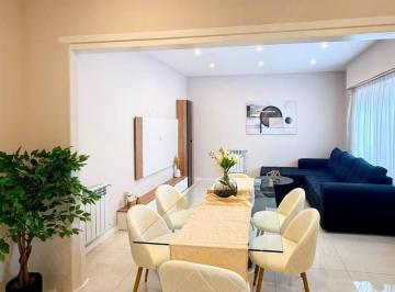 PH · 150m² · 4 Ambientes · 1 Cochera · Chalet en PH de 4 Ambientes con Patio y Garage