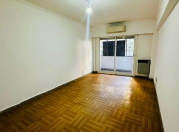 Departamento · 69m² · 4 Ambientes · Venta Dpto 4 Amb Frente C/patio - Balcón Caballito