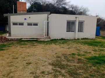 Casa · 1000m² · 4 Ambientes · 2 Cocheras · Venta de Casa en Villa Retiro