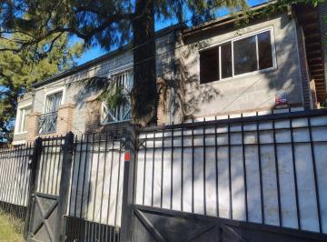 Casa · 133m² · 4 Ambientes · 2 Cocheras · Venta PH Duplex Ituzaingo Norte 4 Ambientes
