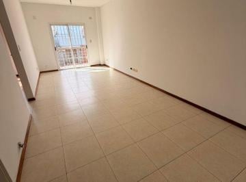 Departamento de 2 ambientes, La Matanza · Gran Depto 2 Amb - Centrico - Balcon // Bolivar 375
