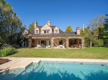 Casa · 360m² · 5 Ambientes · 2 Cocheras · Casa en Venta 5 Ambientes en Mayling Club de Campo