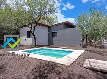 Casa · 74m² · 4 Ambientes · 1 Cochera · Venta de Casa en Merlo San Luis con Gas Natural de 3 Dorm. 2 Baños y Piscina
