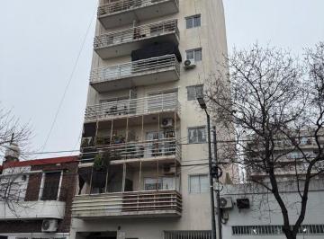 Departamento de 1 ambiente, Flores · Departmento 1 Ambiente Piso 4 Frente con Balcon, Varela 744 Flores