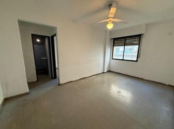 Departamento de 2 ambientes, Saavedra · 2 Amb a Reciclar - 45 m Tot. - Contra Frent. - por Escalera. 500 m Gral. Paz