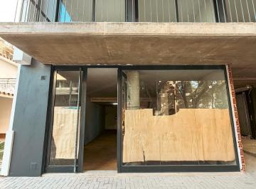 Local comercial · 90m² · 1 Ambiente · Local en Venta 90 m - Gran Vidriera, Edificio de Categoría. Barrio General Paz.