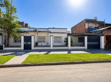 Casa · 125m² · 3 Dormitorios · 1 Cochera · Casa en Venta 3 Dorm. en Venezuela 2900