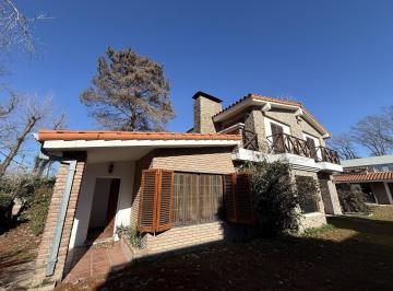 Casa · 270m² · 6 Ambientes · 1 Cochera · Casa en Venta de 4 Dorm. en Rosario - Fisherton