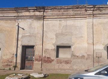 Casa de 5 ambientes, Chacabuco · Venta de Casa del Principios del Siglo Xx C/ Busto de Peron en El Patio - Rawson - Pcia de Bs As