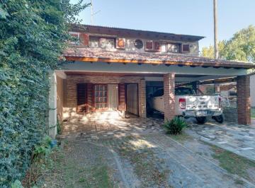 Casa · 250m² · 6 Ambientes · 1 Cochera · Casa en Venta La Plata 3 Dorm. Cochera