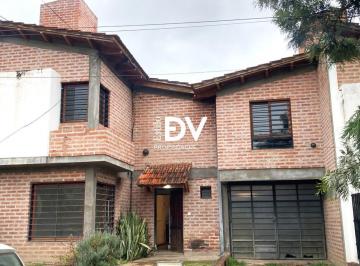 Casa · 135m² · 3 Dormitorios · 1 Cochera · Casa en Alquiler en Tres Cerritos