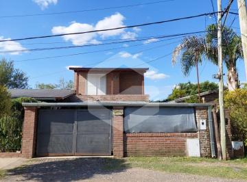 Casa · 165m² · 3 Dormitorios · 2 Cocheras · Casa en Venta