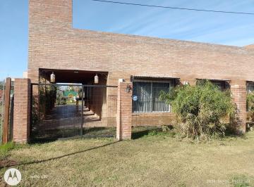 Casa · 585m² · 5 Ambientes · 2 Cocheras · Casa en Roldán