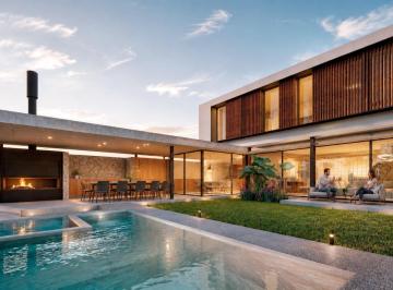 Casa · 235m² · 4 Dormitorios · 2 Cocheras · Casa en Construccion 3 Dormis 1 Comodin Piscina - Funes Lakes