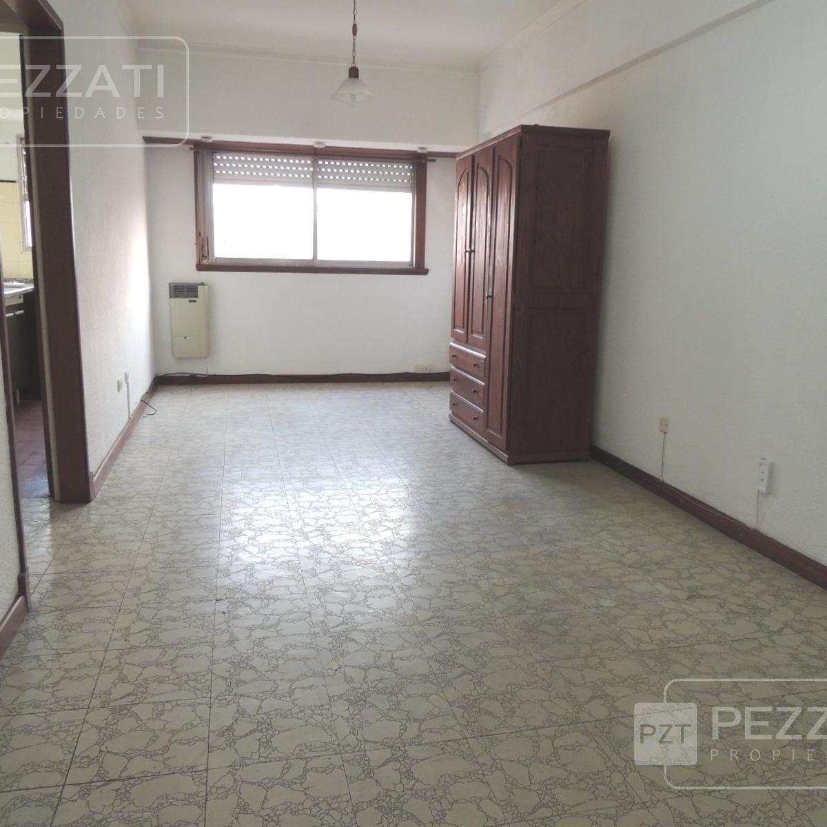 Departamento de 1 ambiente ubicado en la zona de Güemes sobre calle Alvarado y Alsina