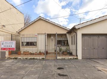 Casa · 102m² · 4 Ambientes · 1 Cochera · Casa Chalet en Venta en El Palomar, Morón, G. B. a. Zona Oeste