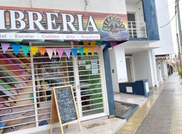 Fondo de comercio · 45m² · Venta de Fondo de Comercio Libreria, Neuquen