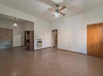 Departamento · 73m² · 3 Ambientes · Depto 3 Amb Baño Toilette a Reciclar Colegiales