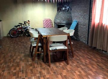 Casa · 104m² · 5 Ambientes · 1 Cochera · Casa 3 Dorm. en Capitan Bermudez