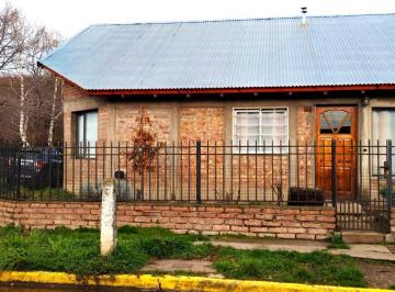 Casa · 100m² · 3 Ambientes · 1 Cochera · Venta Casa 2 Dorm. - Apto Credito - B.º Las Rosas - San Martin de Los Andes San Martin