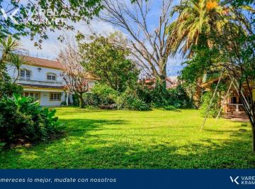 Casa · 247m² · 6 Ambientes · 1 Cochera · Casa en Venta en La Lucila