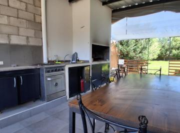 Casa de 2 ambientes, El Challao · Barrio Privado La Bastilla: Tres Dorm., Gran Quincho y El Entorno Que Buscás Para Los Tuyos