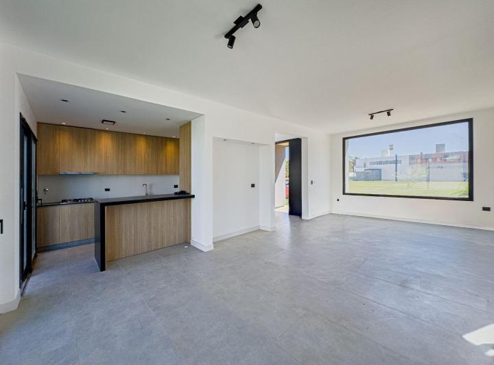 Casa · 178m² · 5 Ambientes · 1 Cochera