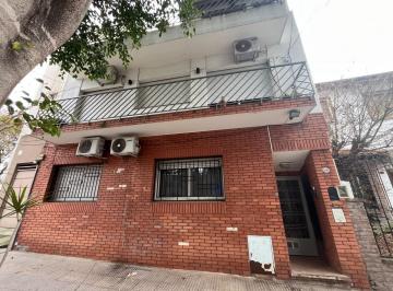 PH · 80m² · 3 Ambientes · PH en Urquiza R