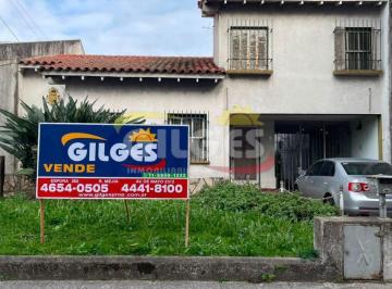 Casa · 140m² · 4 Ambientes · 1 Cochera · Venta Casa 4 Ambientes Sobre Lote 11x62