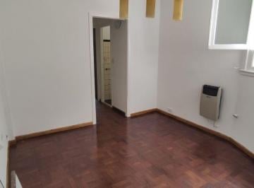 Departamento de 2 ambientes, Caballito · Dos Amb. en Caballito, Excelente Ubicación. Sin Expensas. 1er Piso por Escalera
