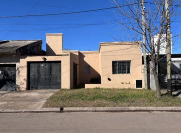 Casa · 110m² · 2 Ambientes · 1 Cochera · Casa en Venta en Pergamin0