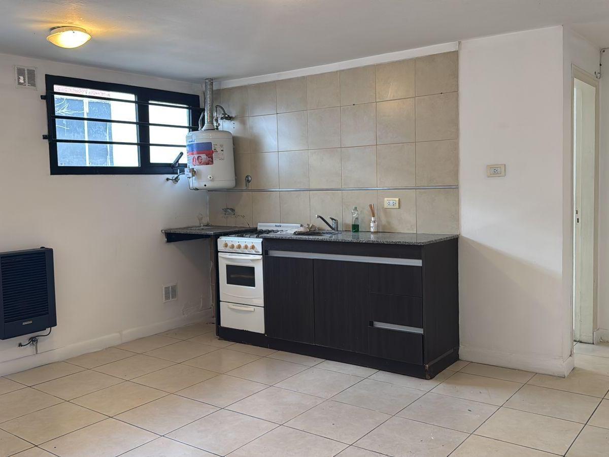 PH de 2 amb, 40m² con cochera descubierta — Pompeya