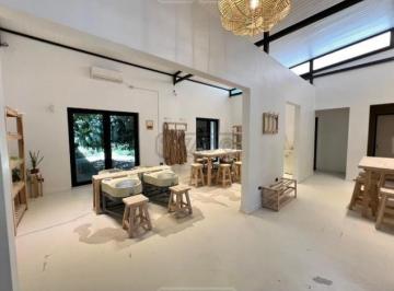 Local comercial · 160m² · 1 Cochera · Local en Venta Ubicado en Martínez, Zona Norte