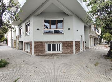 Casa · 159m² · 4 Ambientes · 1 Cochera · Casa en PH