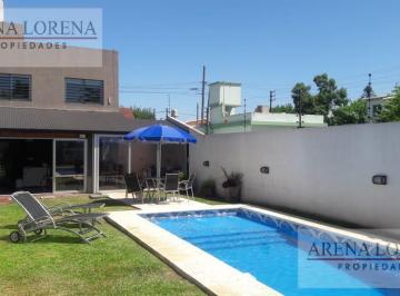 Casa · 250m² · 5 Ambientes · 4 Cocheras · Casa 4 Ambientes en Venta en Libertad