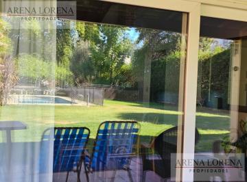Quinta vacacional · 255m² · 4 Ambientes · 3 Cocheras · Casa Quinta en Venta 5 Ambientes en Parque Leloir Sobre Lote 1700 m