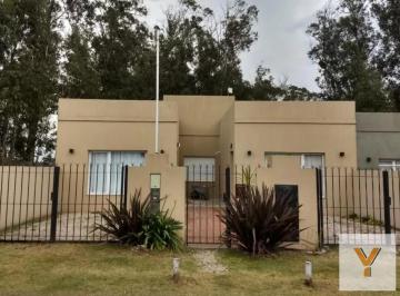 PH · 58m² · 3 Ambientes · 1 Cochera · PH en Venta - 2 Dorm. 1 Baño Cochera - 100 m² - Necochea, Buenos Aires