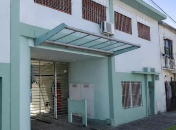 Departamento · 44m² · 2 Ambientes · 1 Cochera · Departamento 2 Ambientes en Complejo con Cochera y Patio en Carapachay