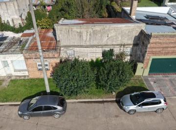 Terreno · 100m² · 3 Ambientes · Casa en Venta Sobre Calle El Maestro Entre Moreno y Paso