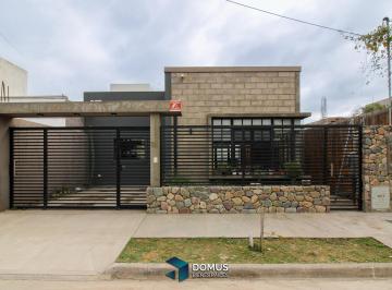 Casa · 130m² · 2 Dormitorios · 1 Cochera · Alquiler Casa 2 Dorm. Zona Sur, Las Marias