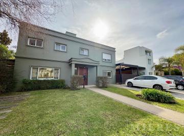 Casa · 166m² · 6 Ambientes · 6 Cocheras · Casa en Venta en El Barrio Santa Maria de Tigre